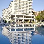 Porto Azzurro Delta מלון